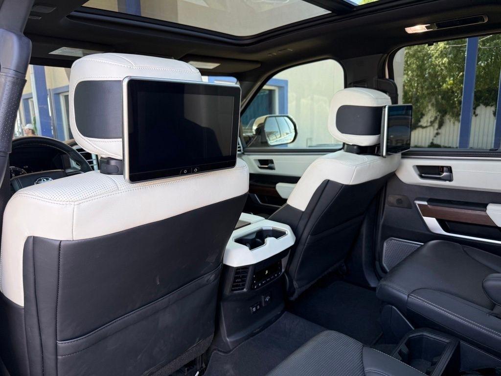 Toyota Sequoia  2024