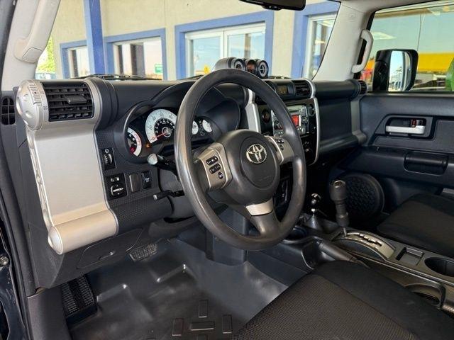 Toyota FJ Cruiser  2012