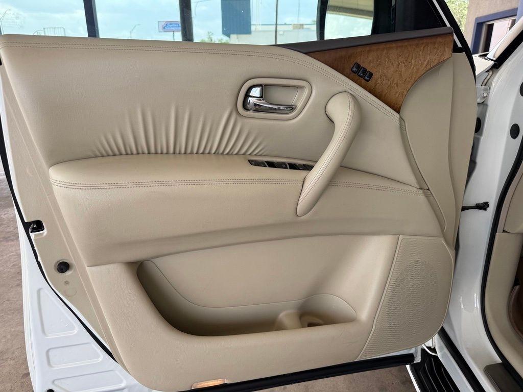 Infiniti QX80  2014
