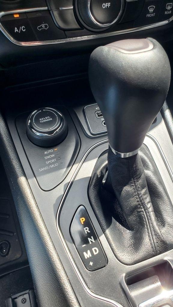 Jeep Cherokee  2021