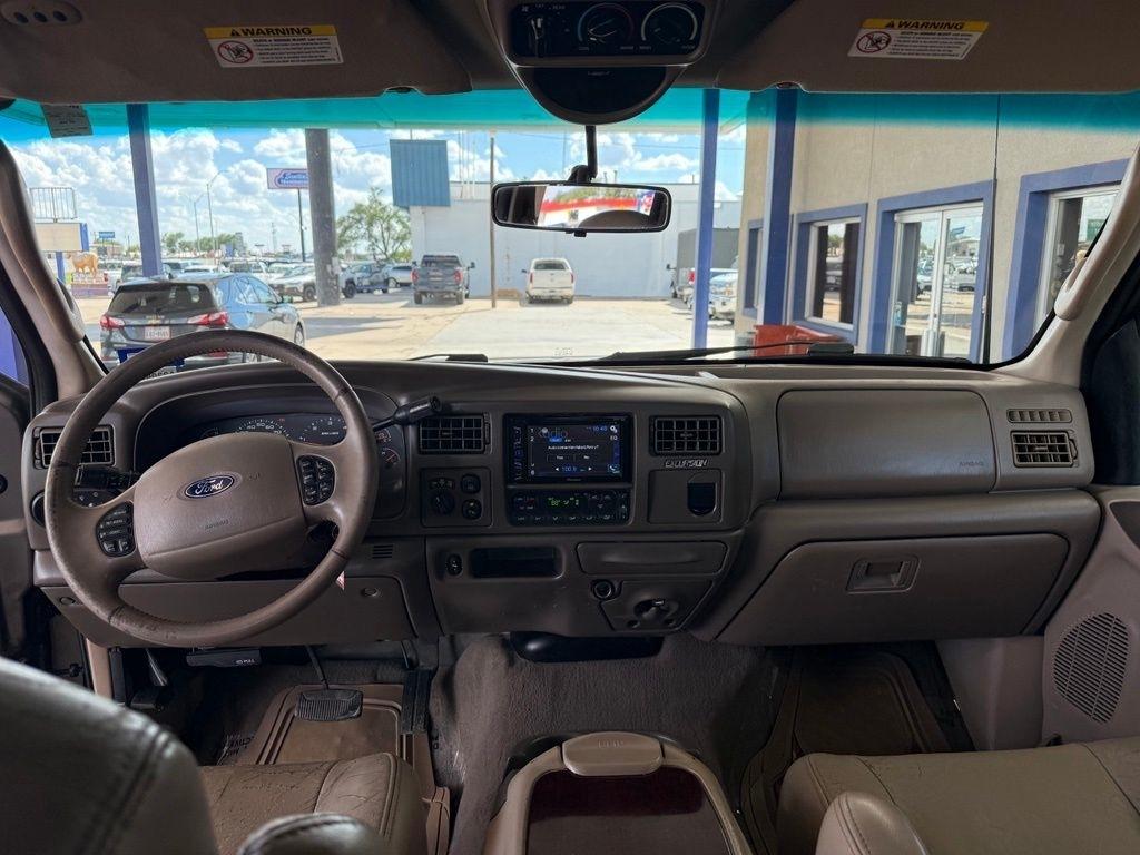 Ford Excursion  2003