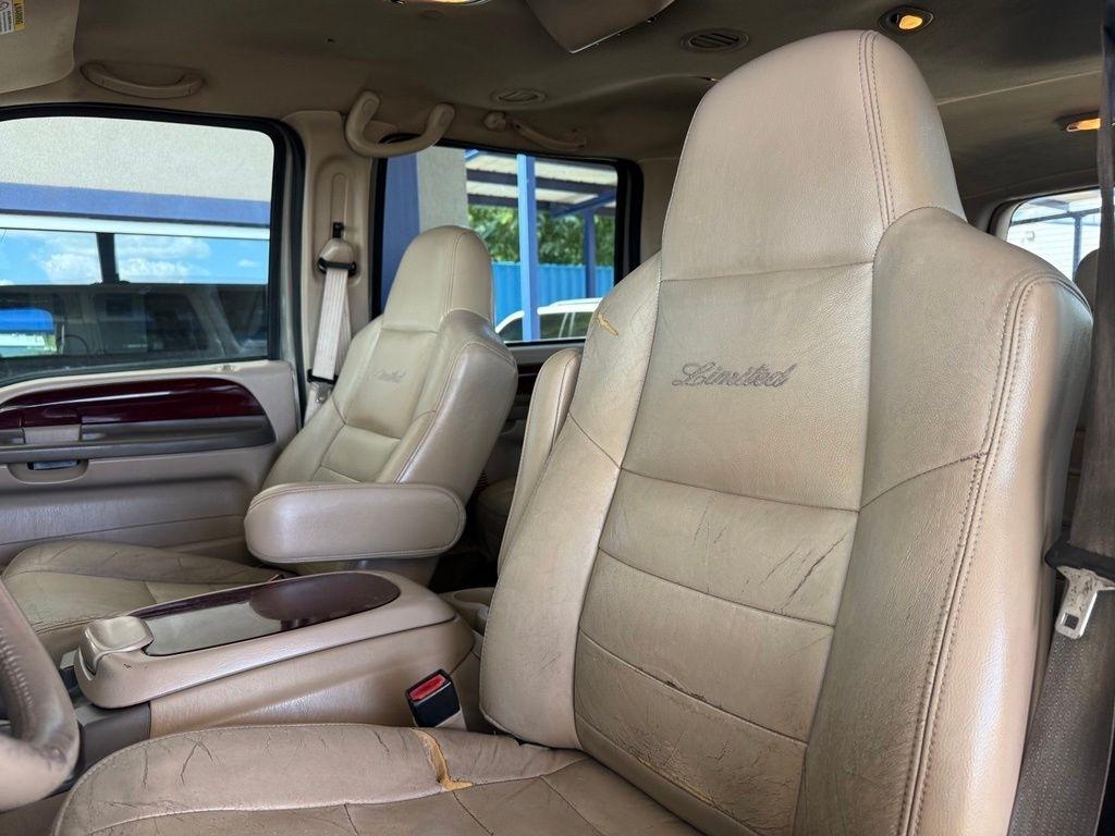 Ford Excursion  2003