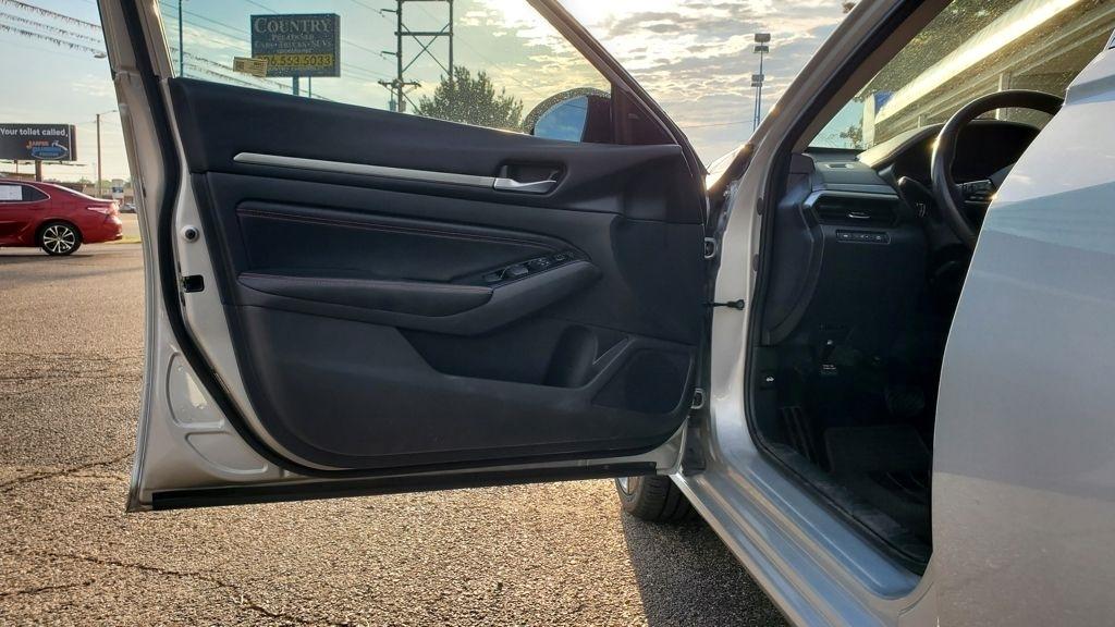 Nissan Altima  2023