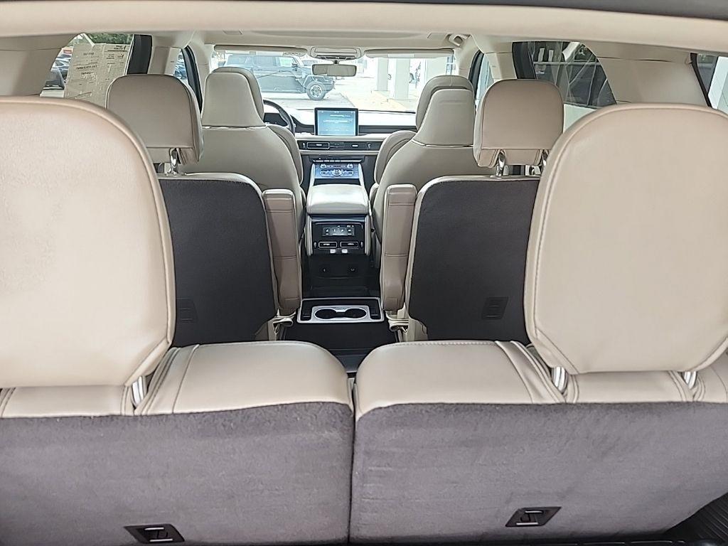 Lincoln Aviator  2020