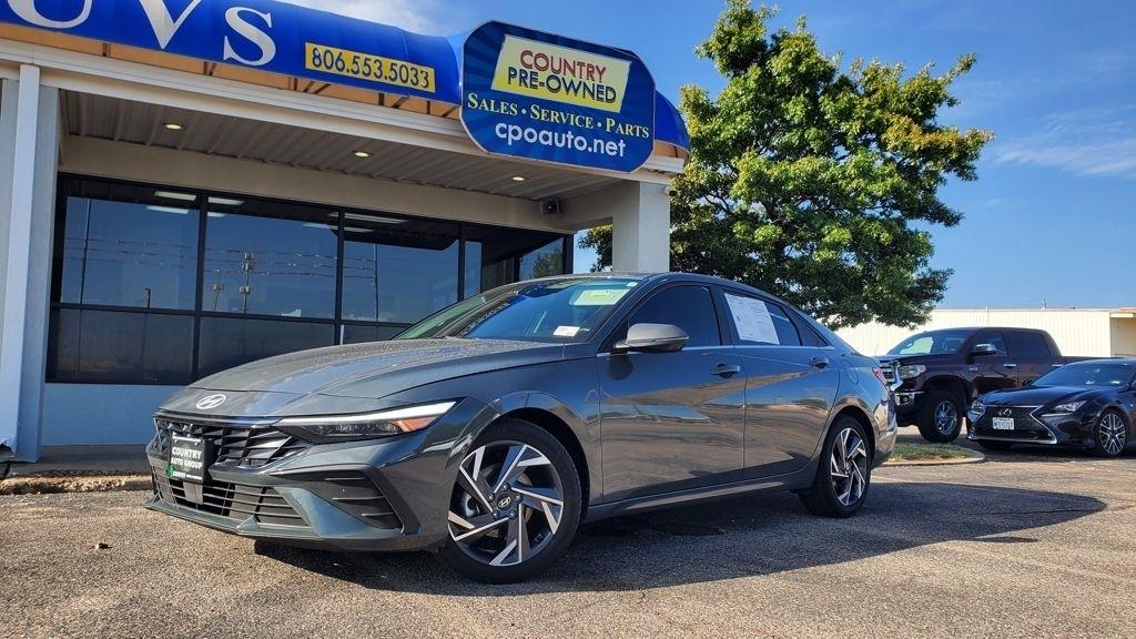 Hyundai Elantra  2024
