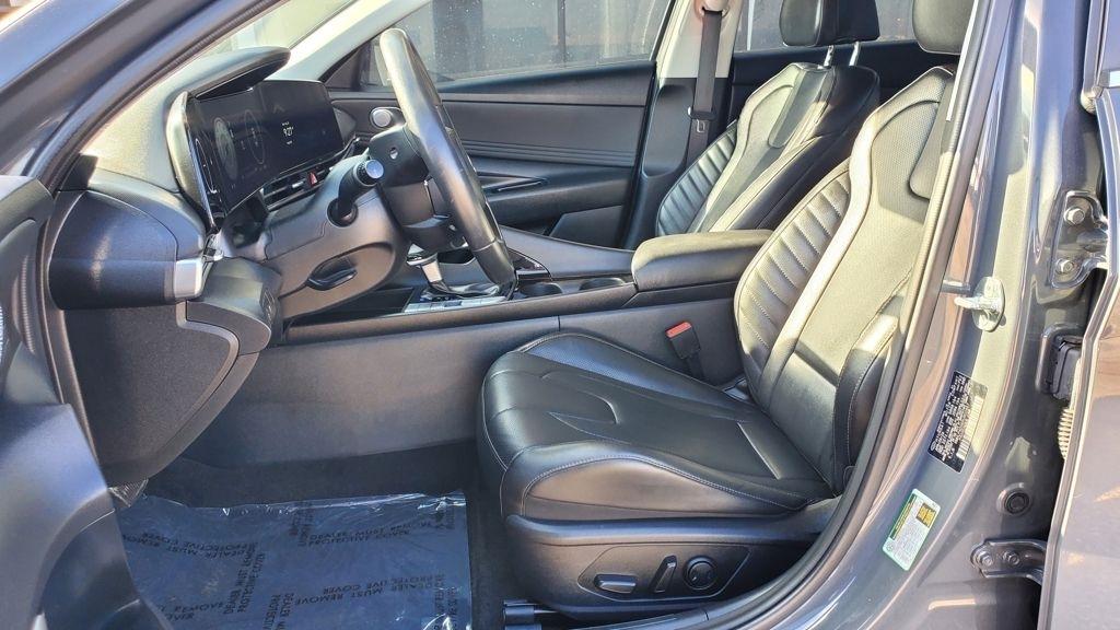 Hyundai Elantra  2024