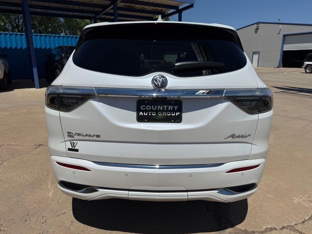 Buick Enclave  2022