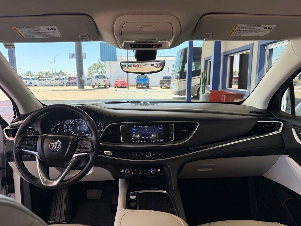 Buick Enclave  2022