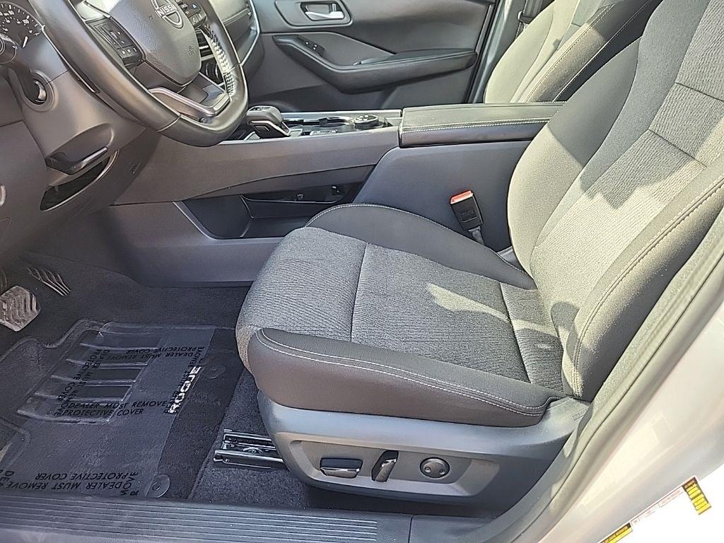 Nissan Rogue  2025