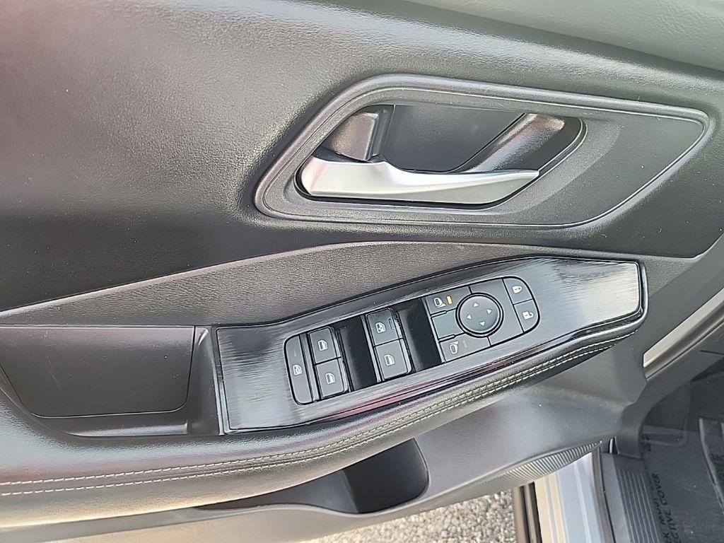 Nissan Rogue  2025