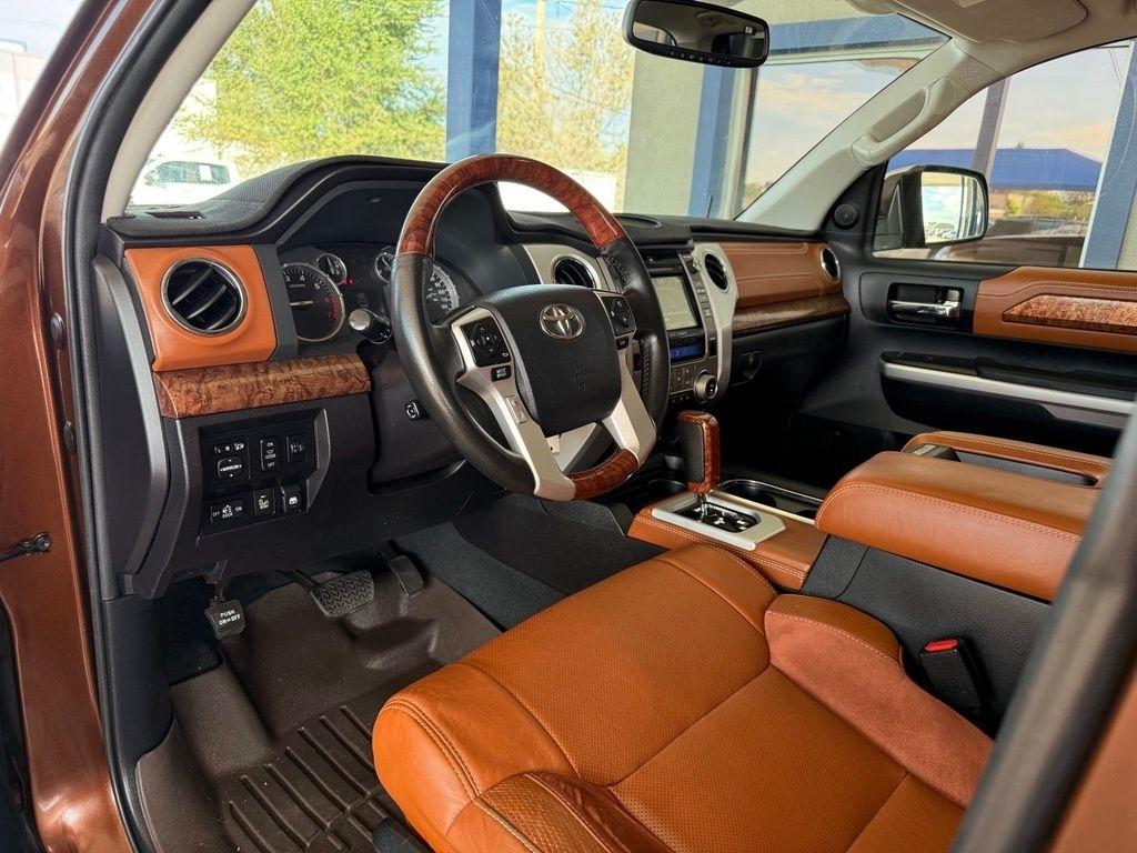 Toyota Tundra  2016