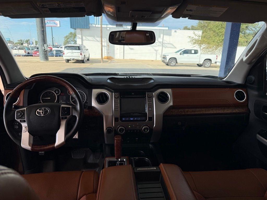 Toyota Tundra  2016