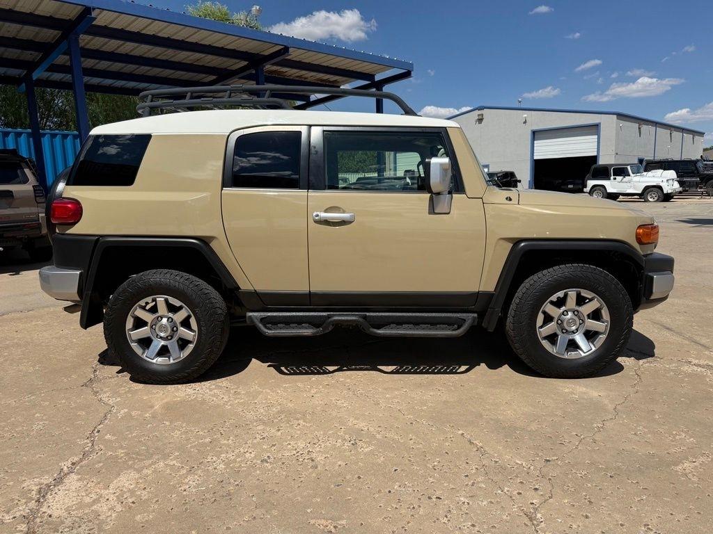 Toyota FJ Cruiser  2014