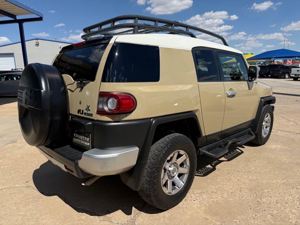 Toyota FJ Cruiser  2014