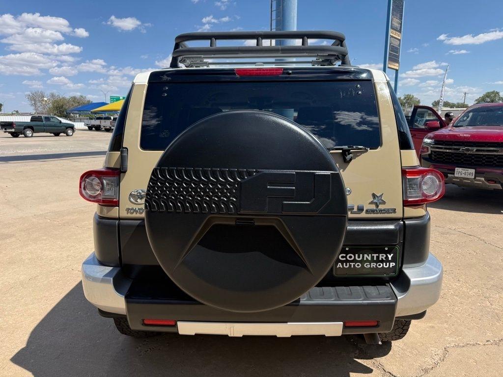 Toyota FJ Cruiser  2014