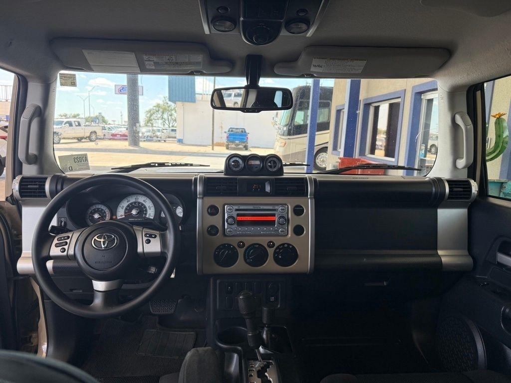Toyota FJ Cruiser  2014