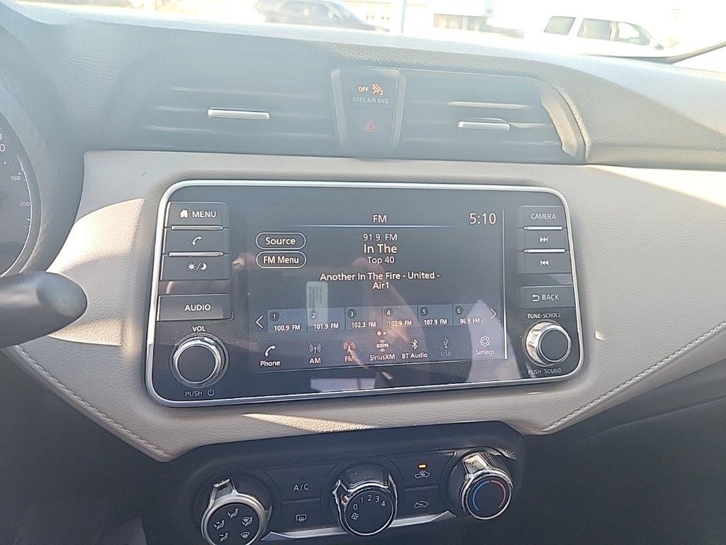 Nissan Versa  2021