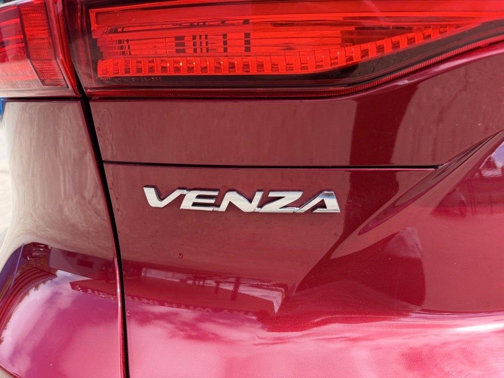 Toyota Venza  2023