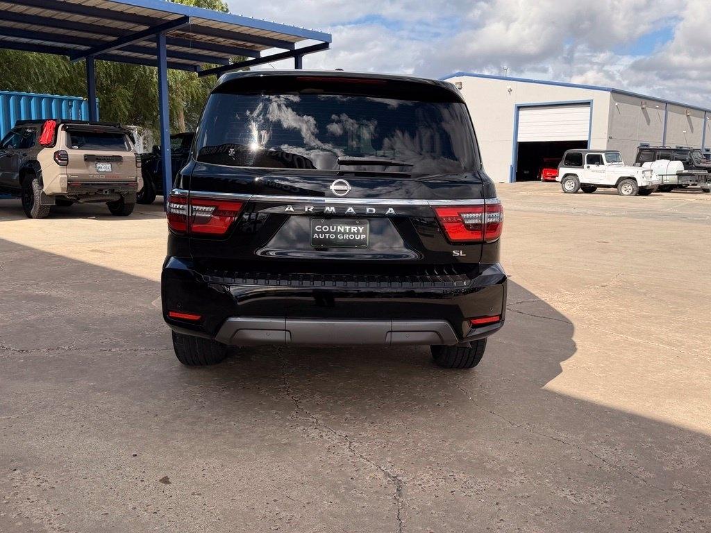 Nissan Armada  2022