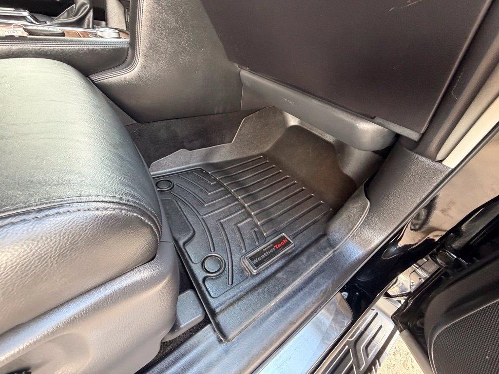 Nissan Armada  2022