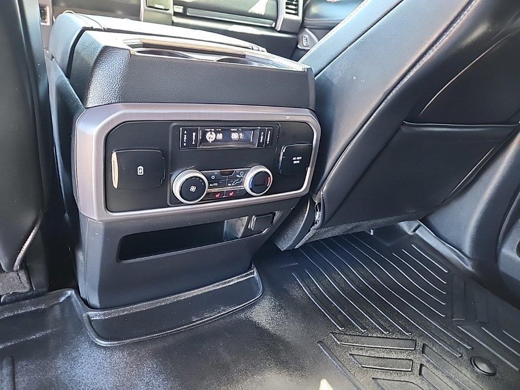 Ford Expedition  2021