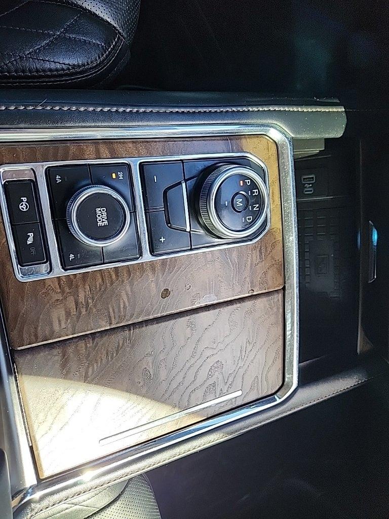 Ford Expedition  2021