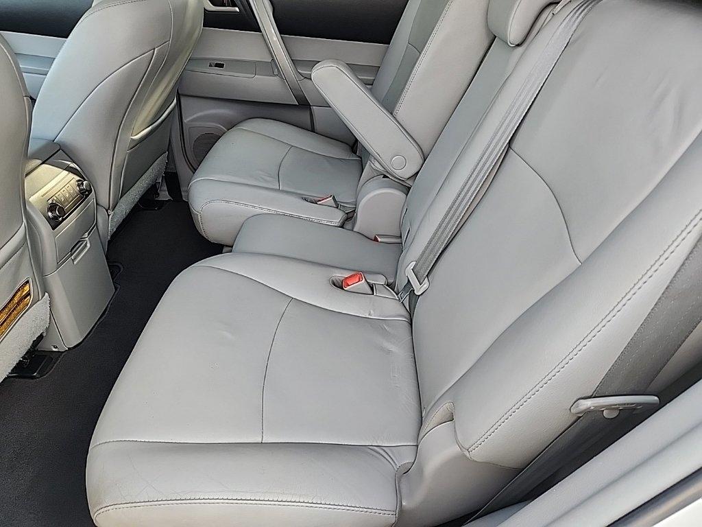 Toyota Highlander  2012