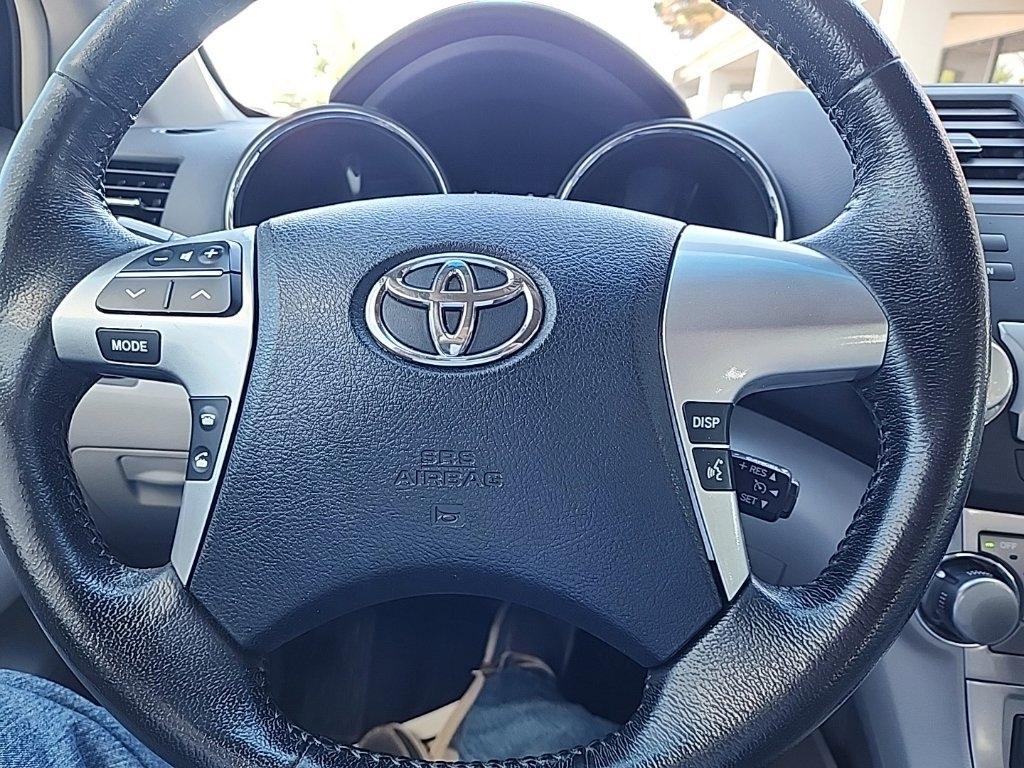 Toyota Highlander  2012