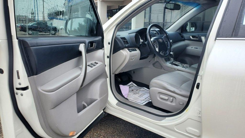 Toyota Highlander  2012