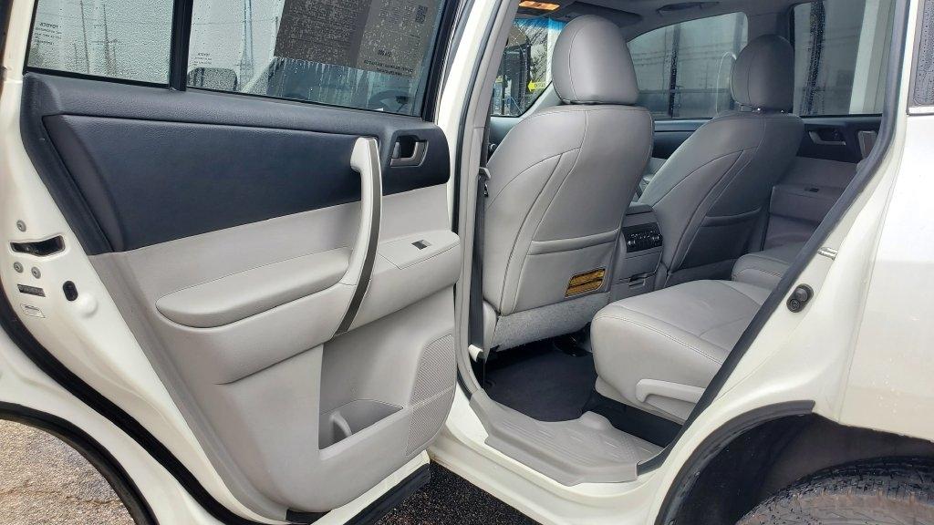 Toyota Highlander  2012