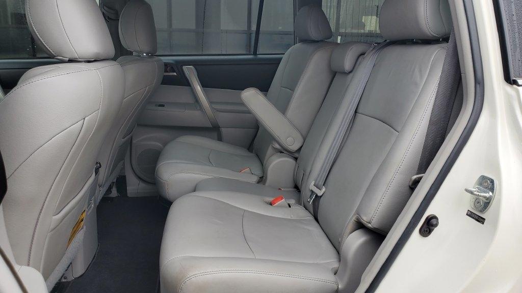 Toyota Highlander  2012