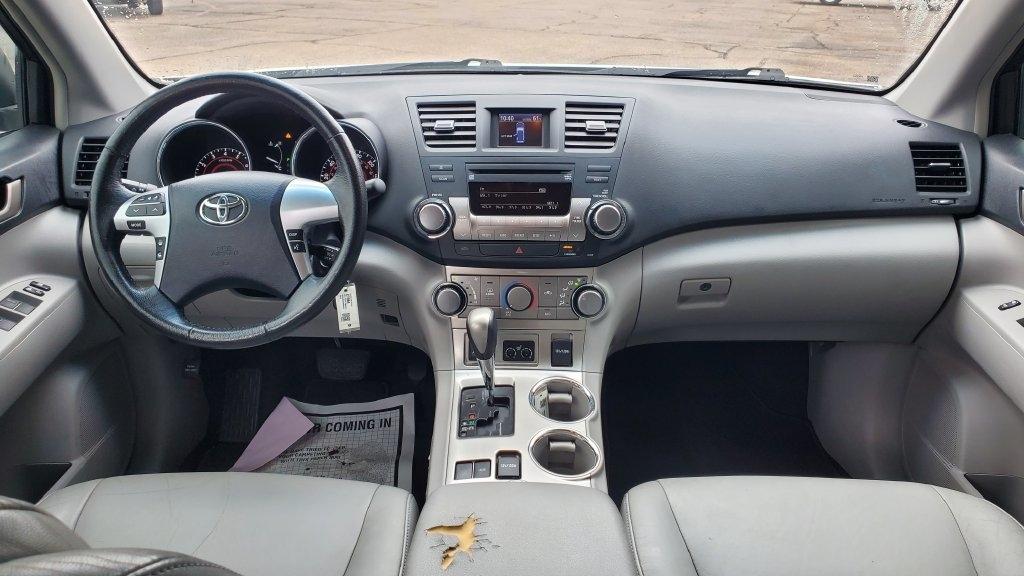 Toyota Highlander  2012