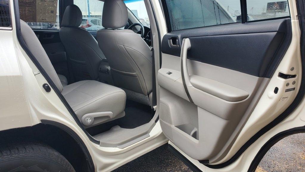 Toyota Highlander  2012