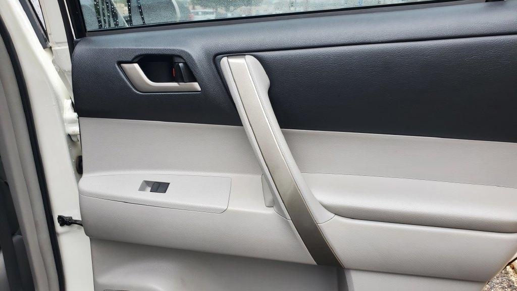 Toyota Highlander  2012