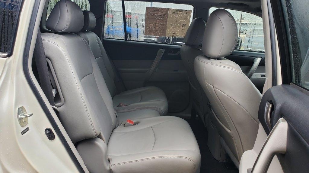Toyota Highlander  2012