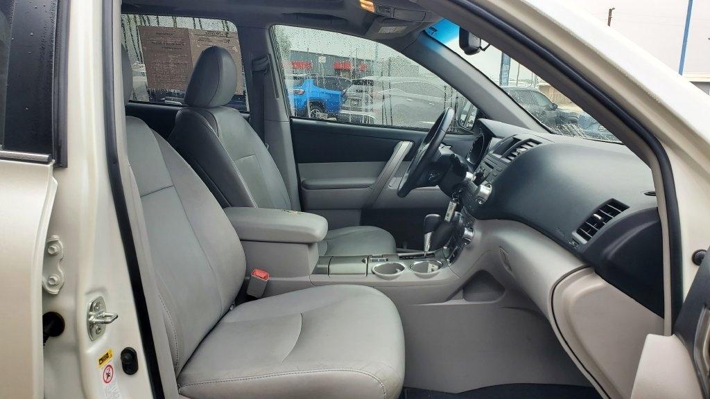 Toyota Highlander  2012