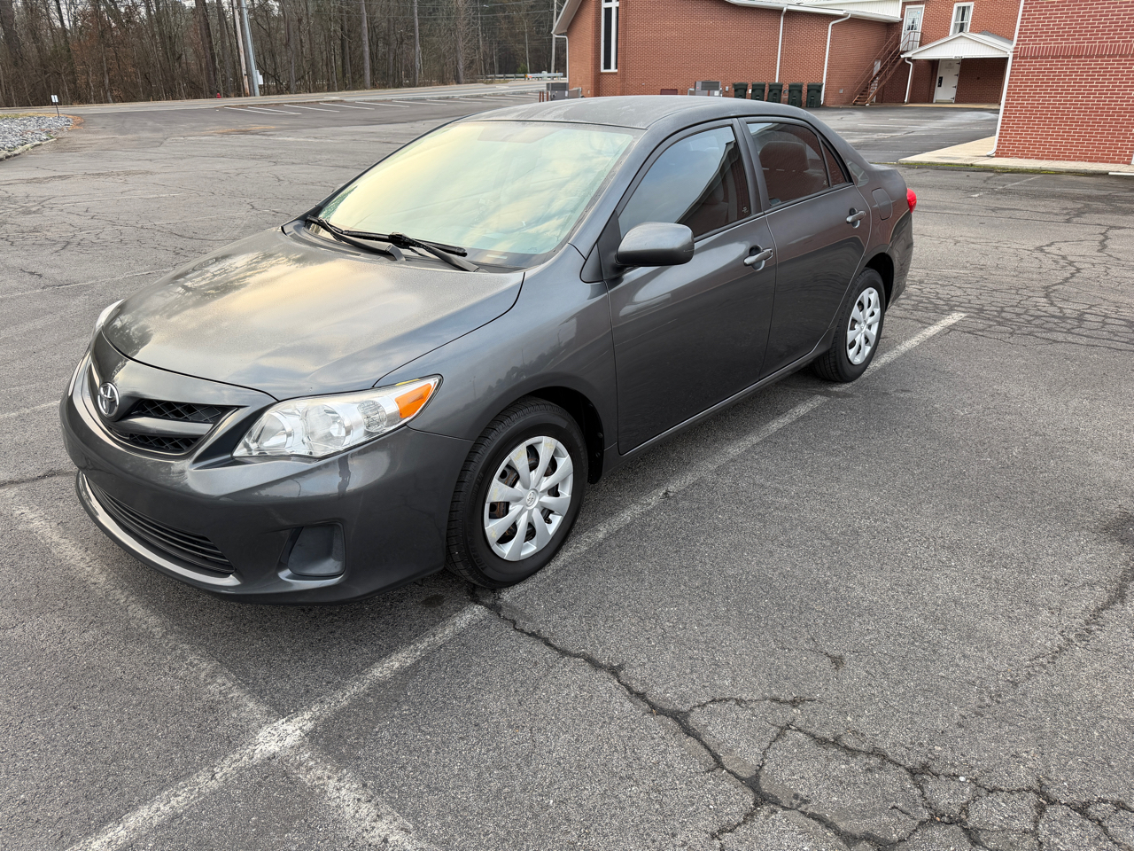 Toyota Corolla 4dr Sdn Auto LE (Natl) 2011