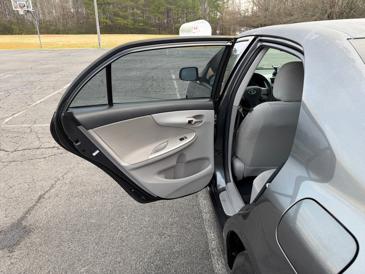 Toyota Corolla 4dr Sdn Auto LE (Natl) 2011