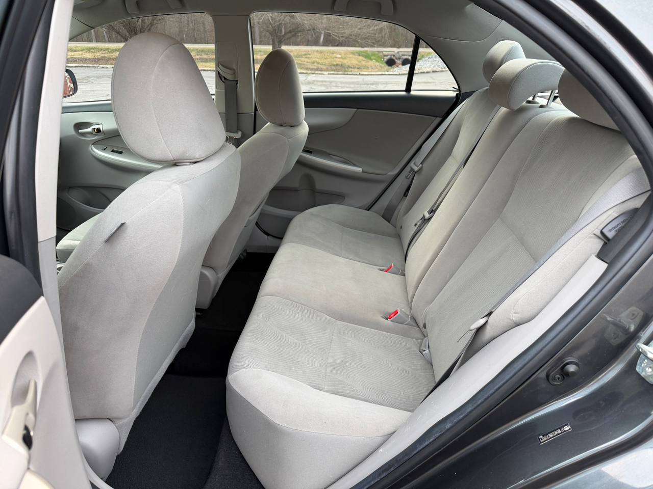 Toyota Corolla 4dr Sdn Auto LE (Natl) 2011