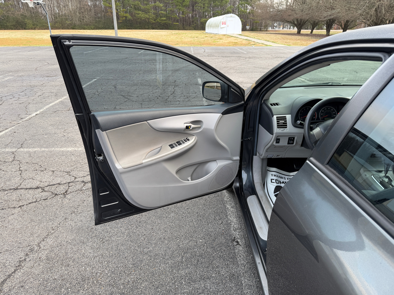 Toyota Corolla 4dr Sdn Auto LE (Natl) 2011