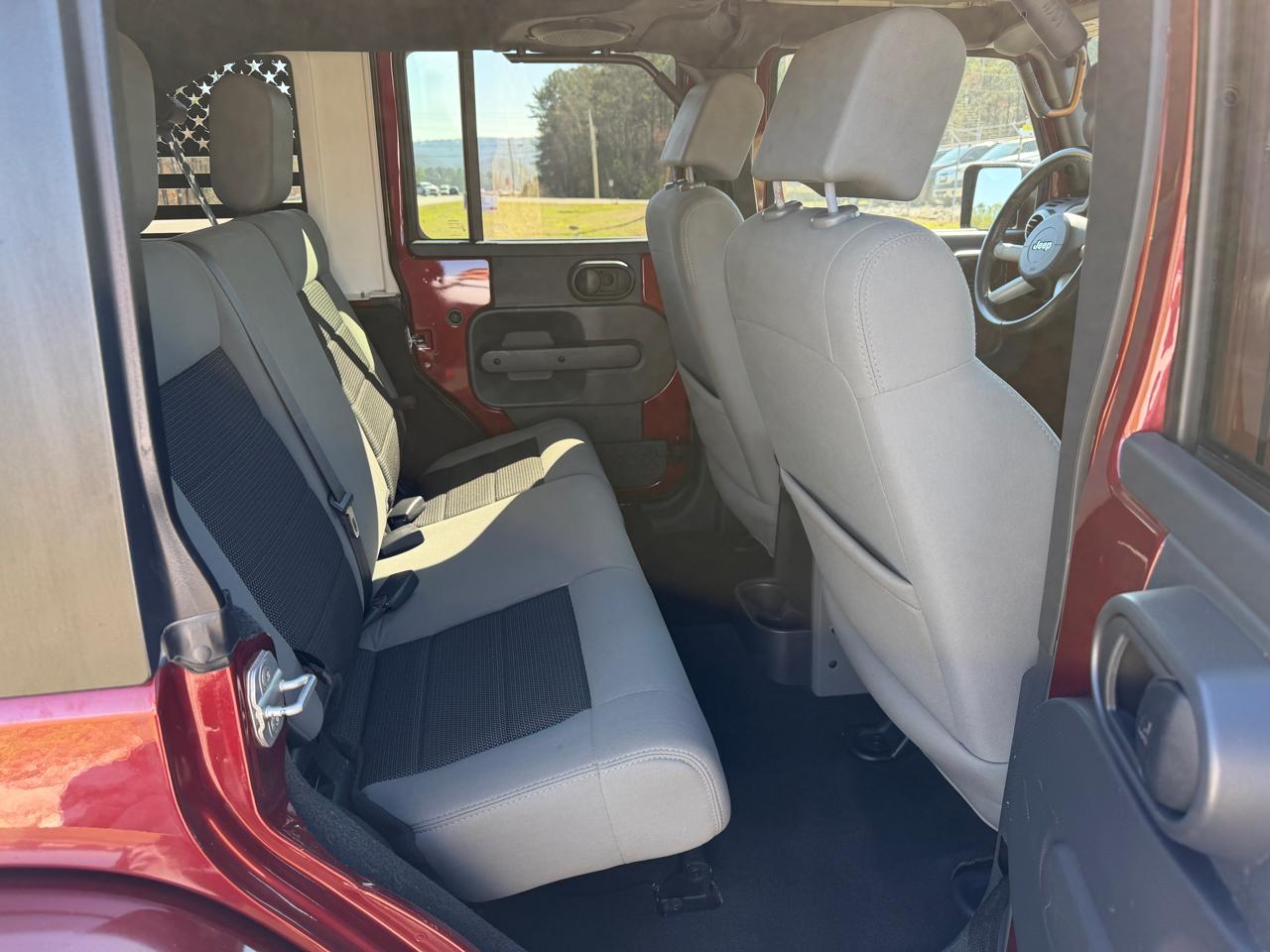 Jeep Wrangler Unlimited 4WD 4dr Sahara 2010