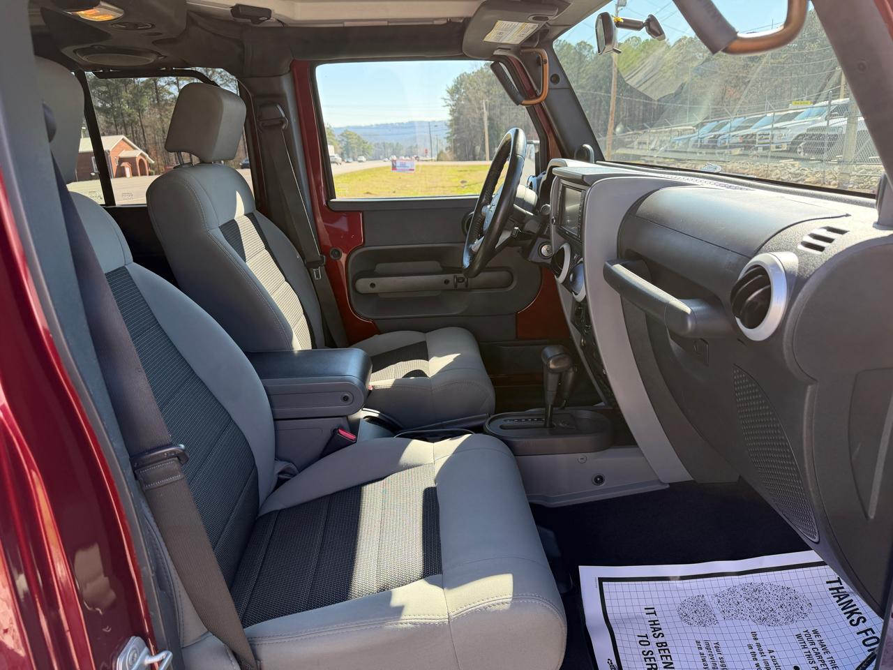 Jeep Wrangler Unlimited 4WD 4dr Sahara 2010