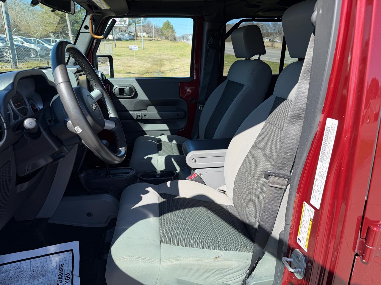 Jeep Wrangler Unlimited 4WD 4dr Sahara 2010