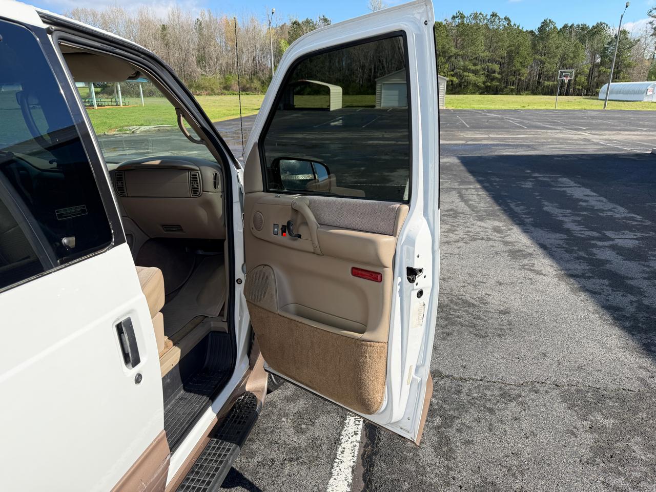 Chevrolet Astro Passenger 111" WB RWD 2001