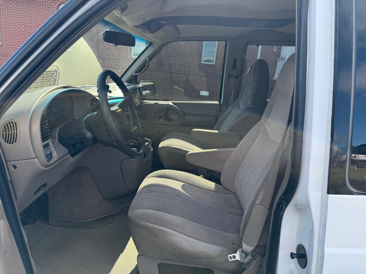 Chevrolet Astro Passenger 111" WB RWD 2001