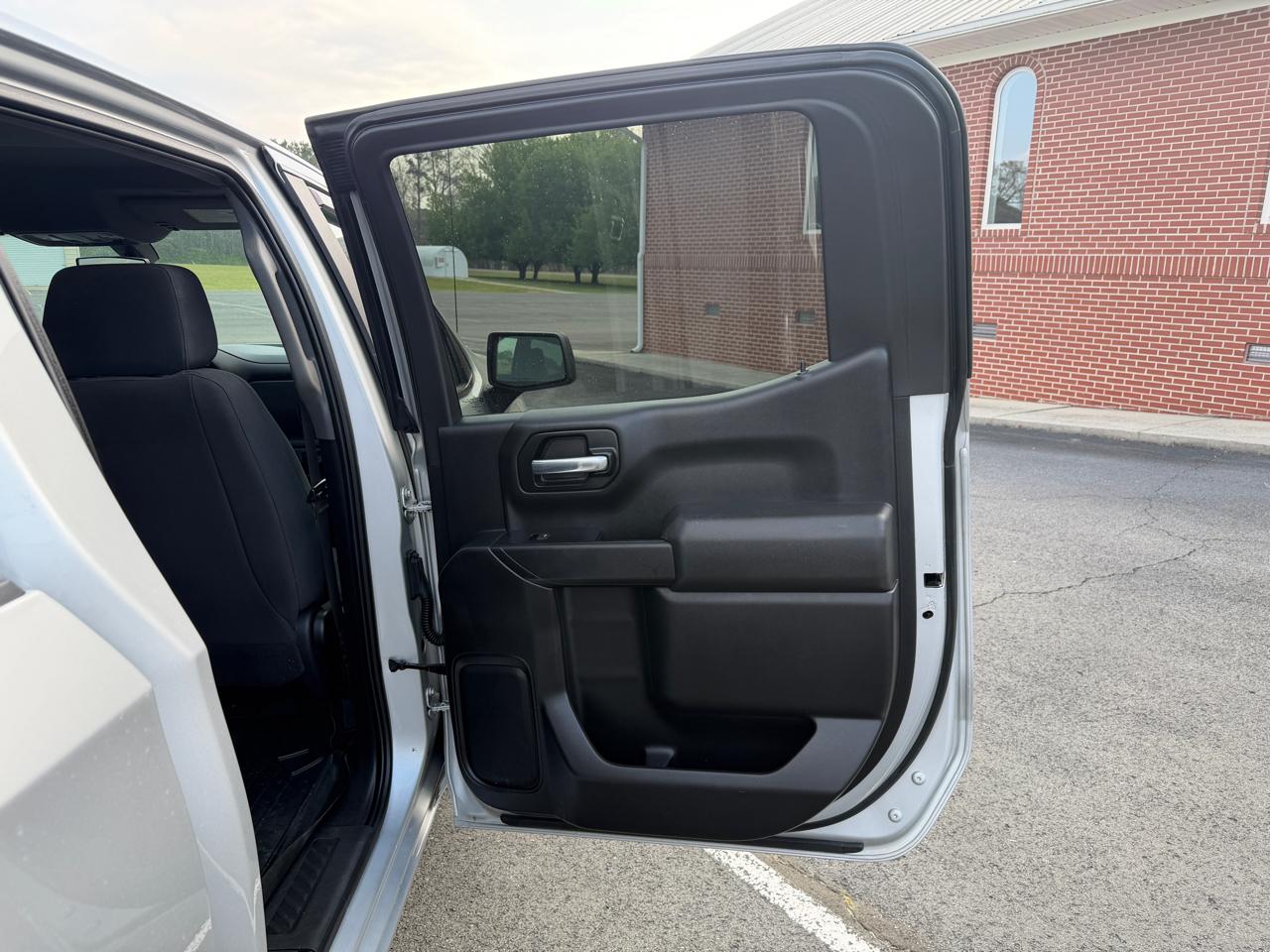 Chevrolet Silverado 1500 2WD Crew Cab 147" Custom 2021