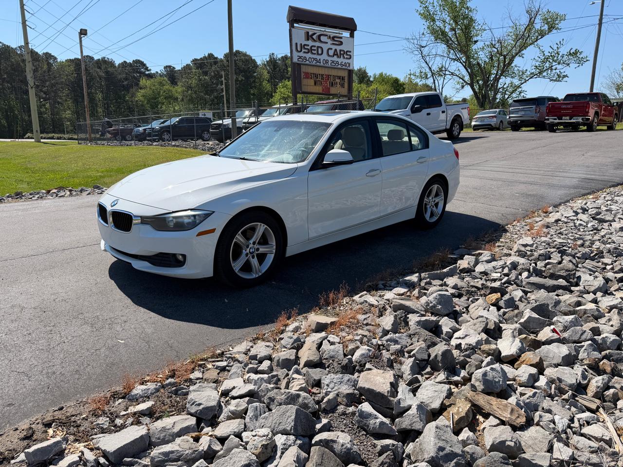BMW 3 Series 4dr Sdn 320i RWD 2014