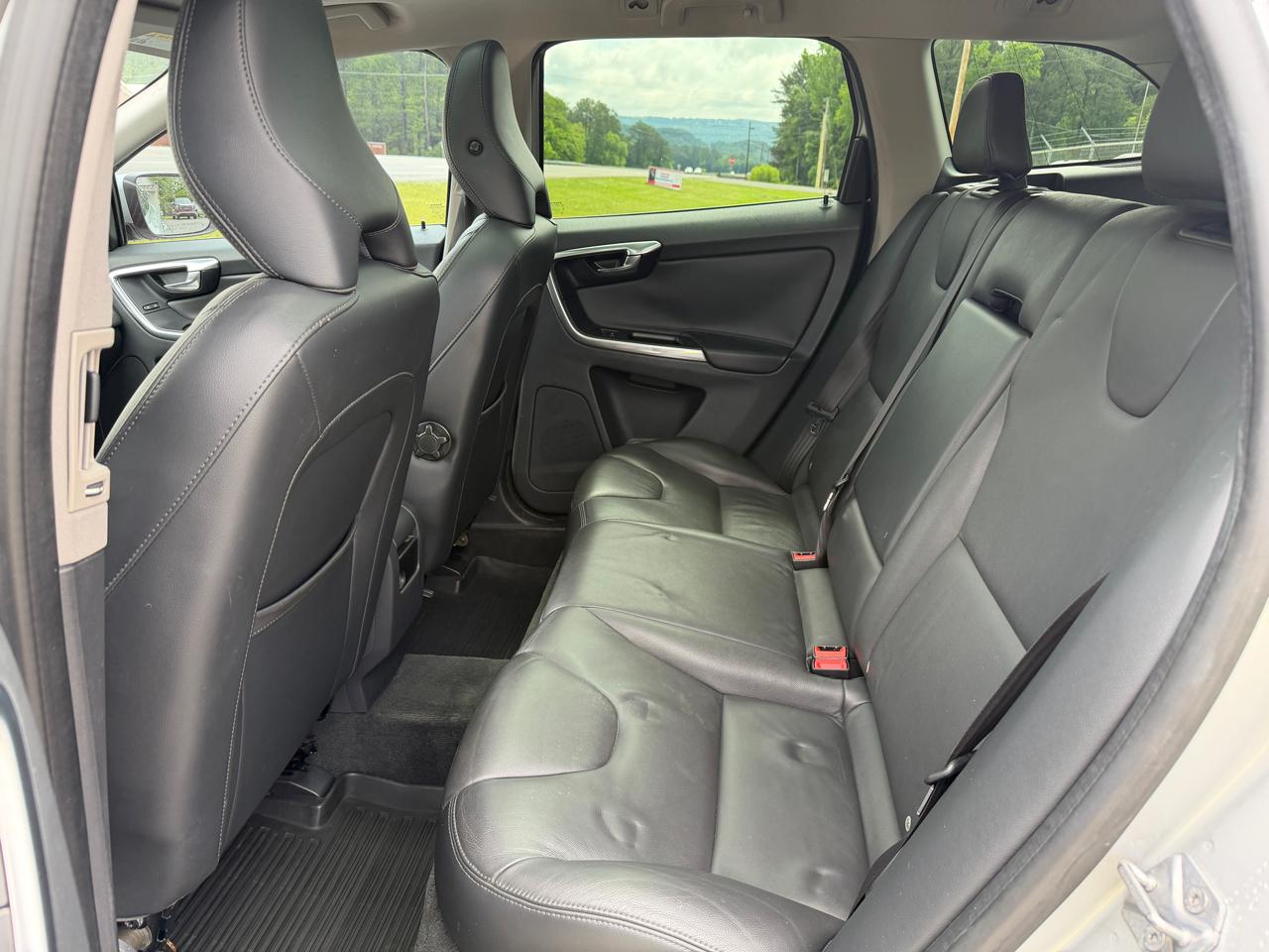 Volvo XC60 FWD 4dr T6 Drive-E Platinum 2015
