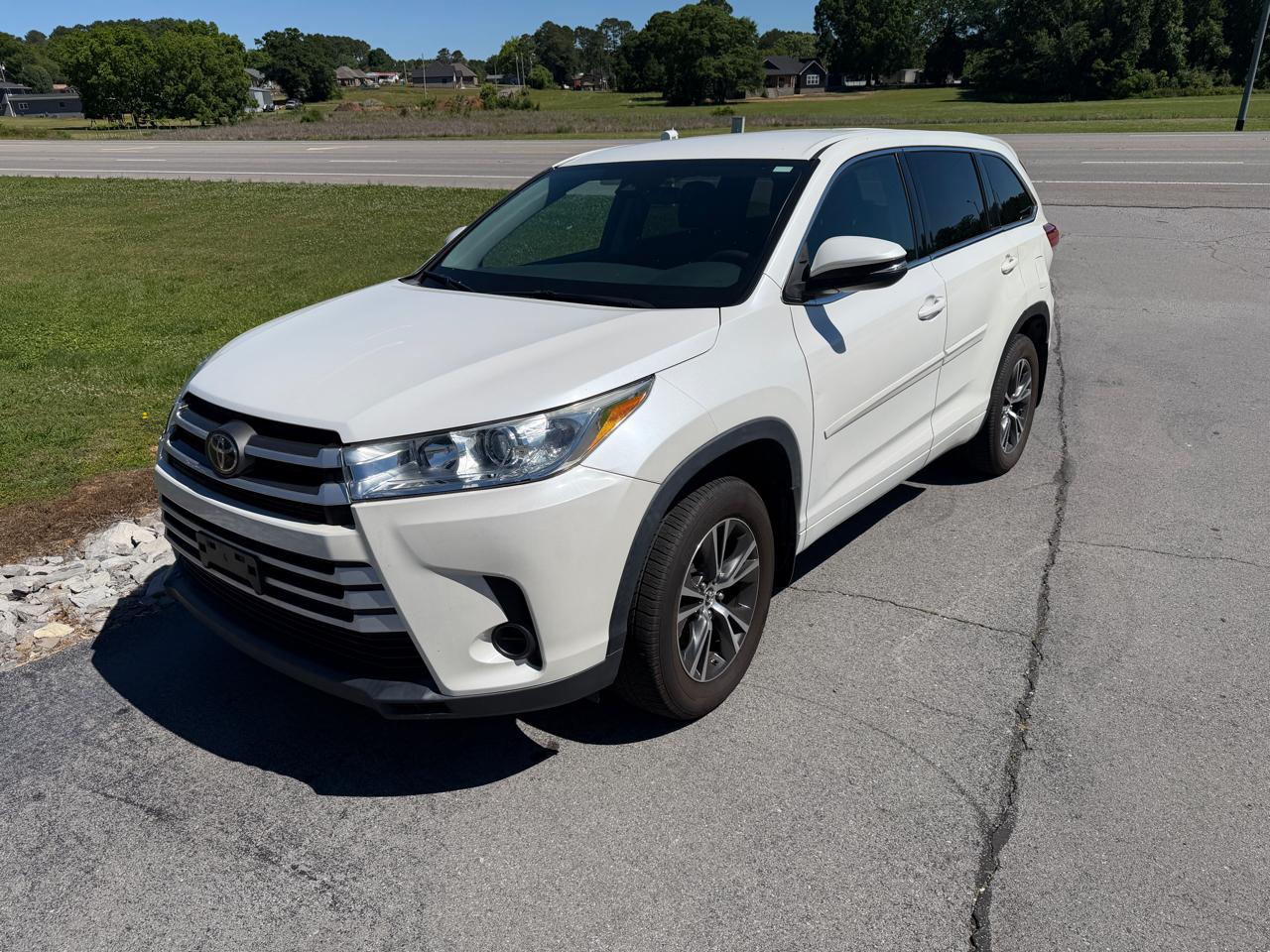 Toyota Highlander LE V6 AWD (Natl) 2018