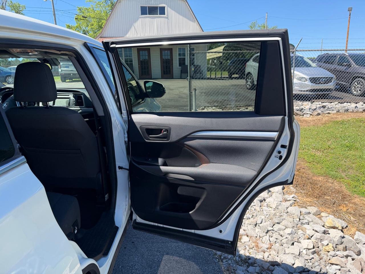 Toyota Highlander LE V6 AWD (Natl) 2018